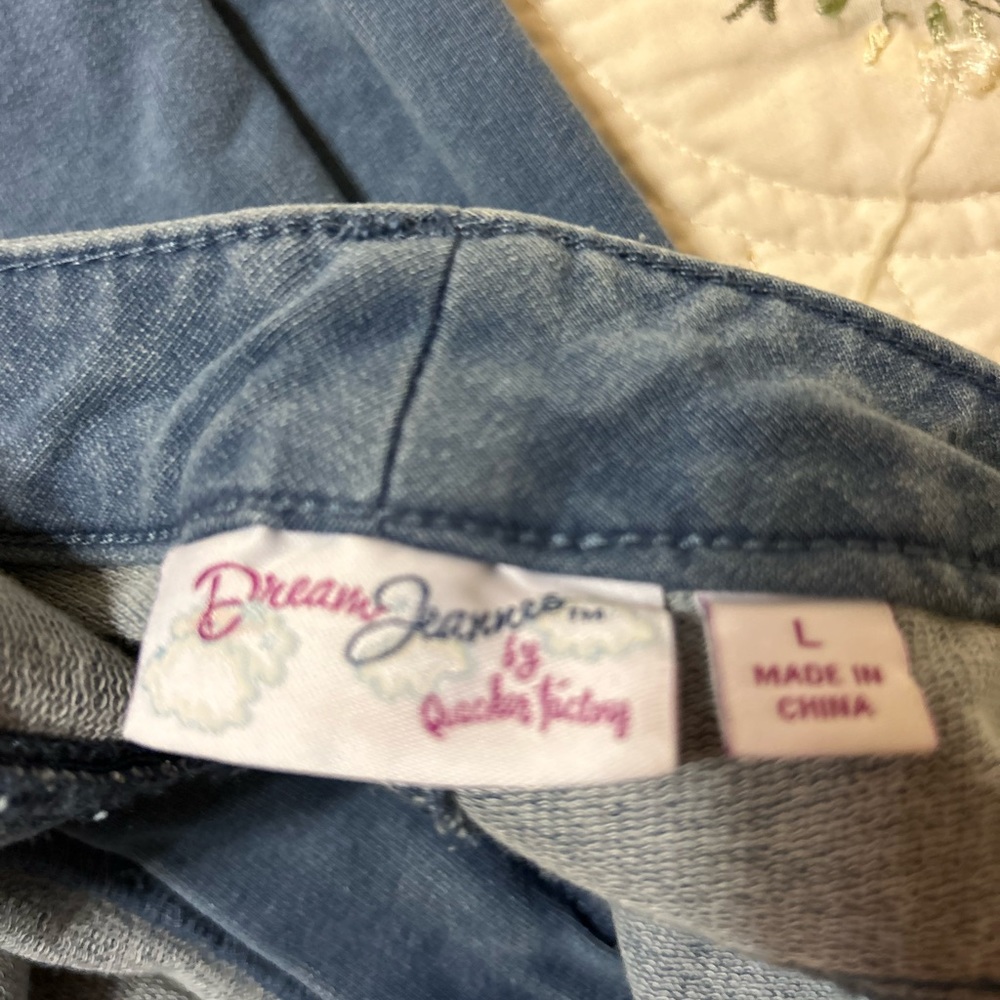 Quacker Factory Cropped DreamJeanes 5-Pocket, Zip Front Jeans